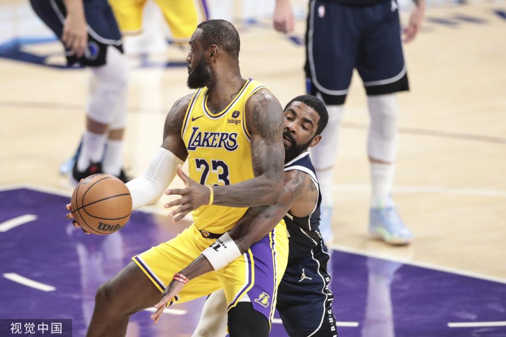 景增添了更 景增添了更